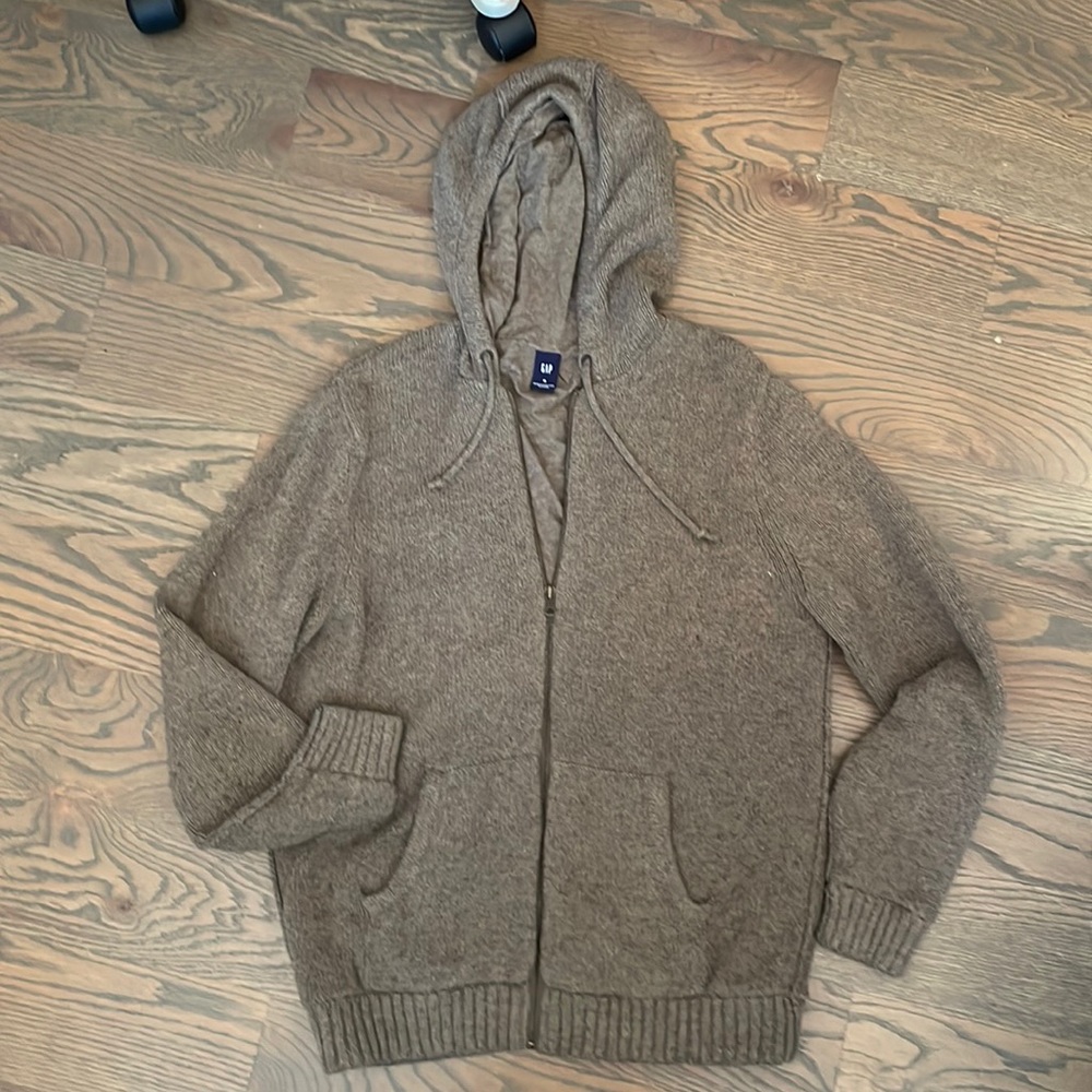 Men’s Gap zip front hooded sweater size medium